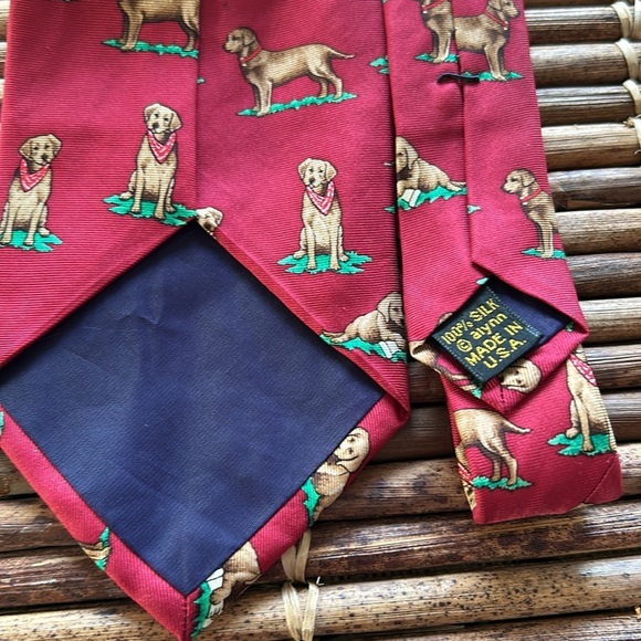 Chocolate Labrador Silk Tie by Alynn Neckwear – Made in USA
Preloved - Picture 5 of 7
